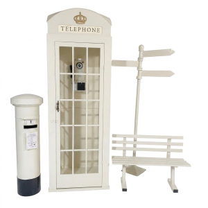 Cabine téléphonique blanche avec téléphone vintage utilisée comme livre d’or audio pour événement à Tours